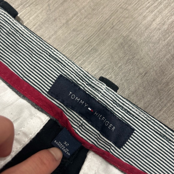 Tommy Hilfiger Cargo shorts - Picture 2 of 3